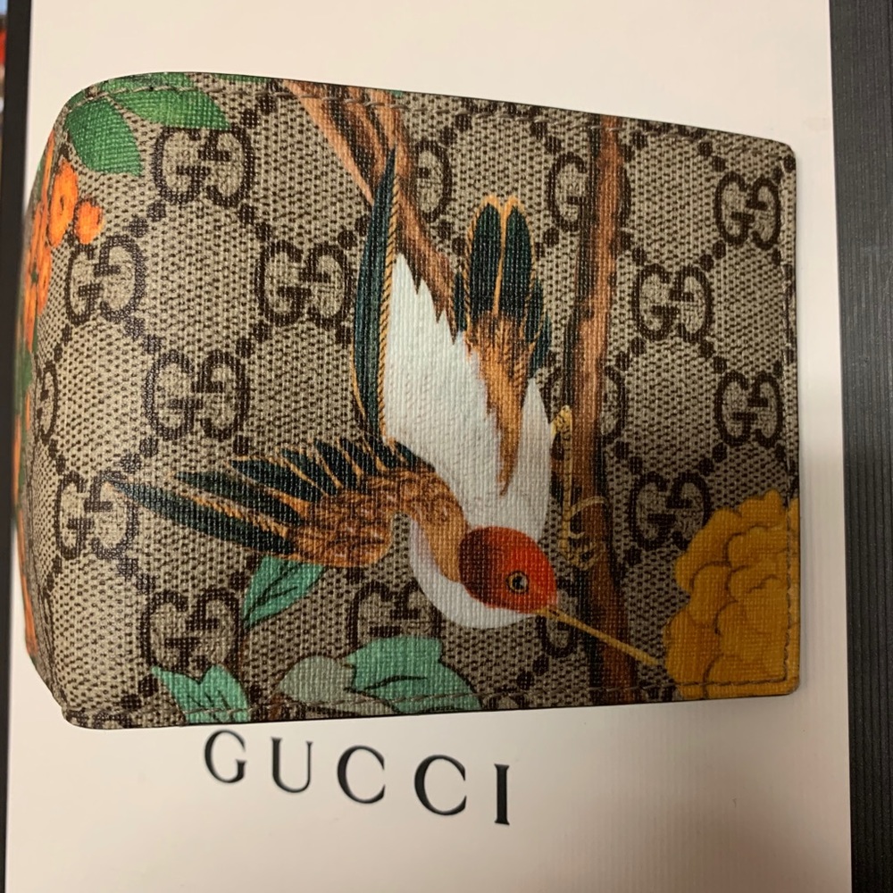 Gucci hummingbird monogram wallet